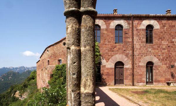 Castillo-Monasterio d'Escornalbou (vistas y visita cultural)